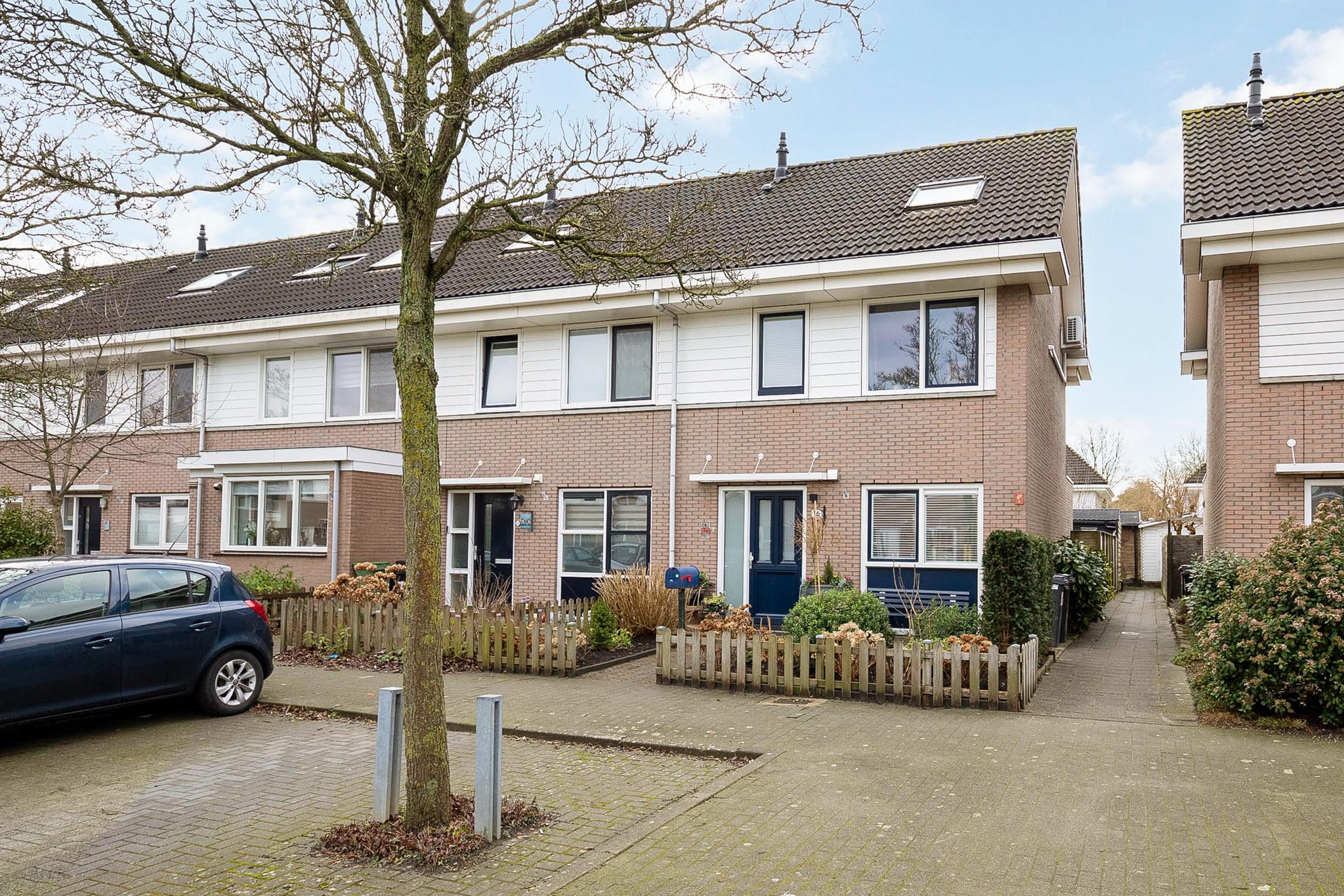 Bachlaan 16 , 2151 GE Nieuw-vennep 0